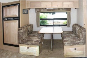2552_Dinette3