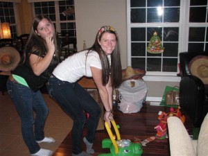 18_XMAS12_Leah-Mandy